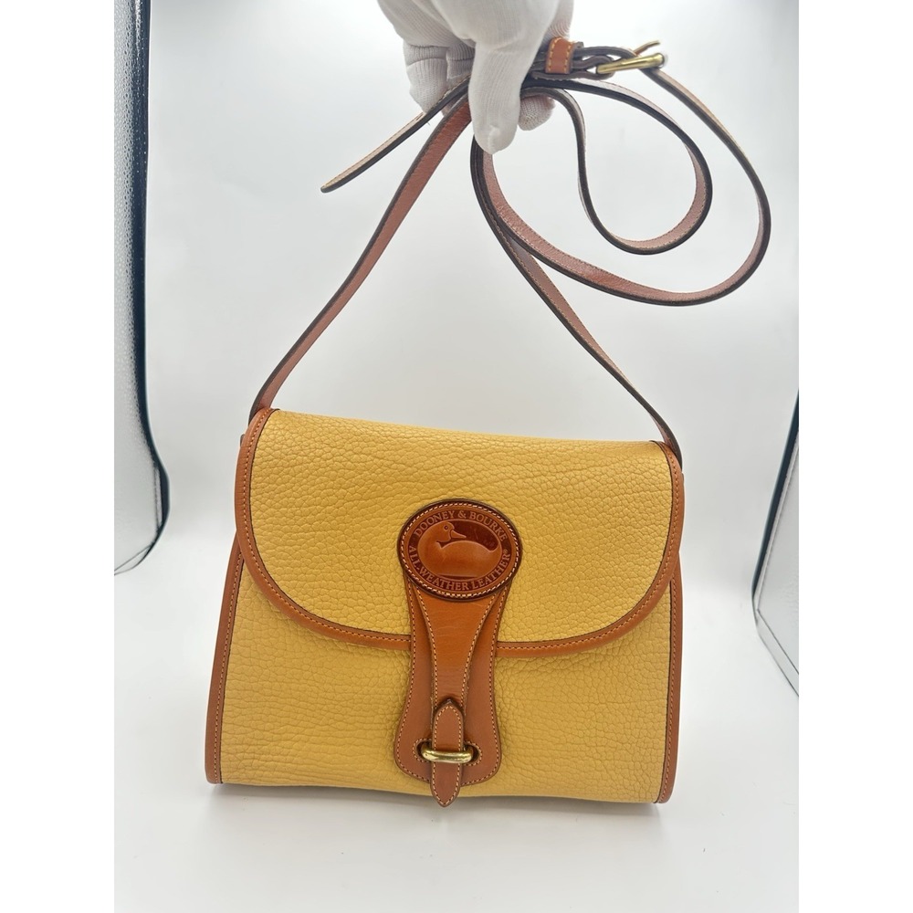 Vintage Dooney and Bourke Essex bag in Palomino/yellow Brass Hardware
